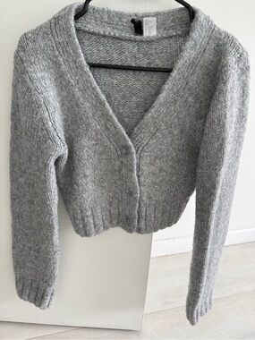 Mango Gray Cropped V-Neck Button Cardigan